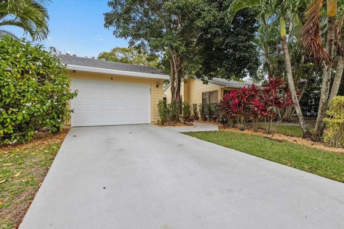 6691 S Pine Ct, West Palm Beach: photo 1 of 59
