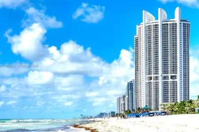 18201 Collins Ave #4305, Sunny Isles Beach: photo 1 of 27