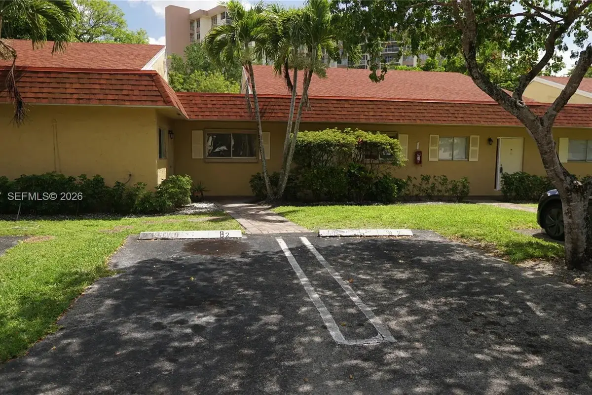 10722 La Placida Dr #9-B2, Coral Springs: photo 1 of 37