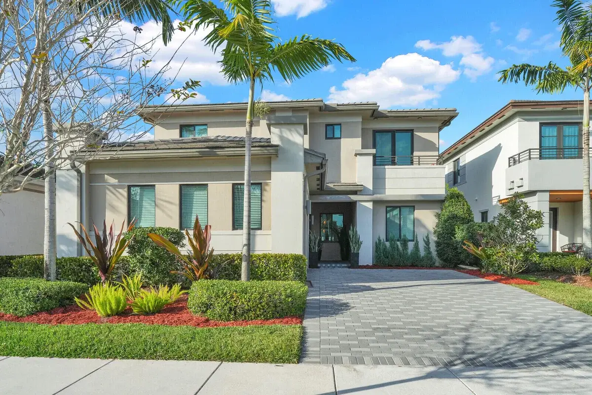 10767 Pacifica Way, Parkland: photo 1 of 40