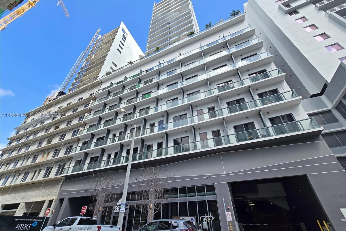 239 SW 9th St #1403, Miami: photo 1 of 33