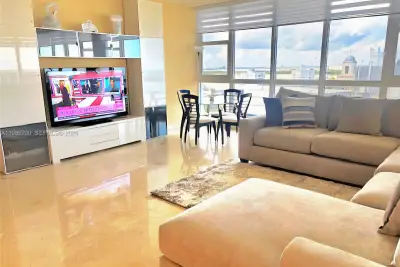 100 Lincoln Rd #PH4, Miami Beach: photo 1 of 33