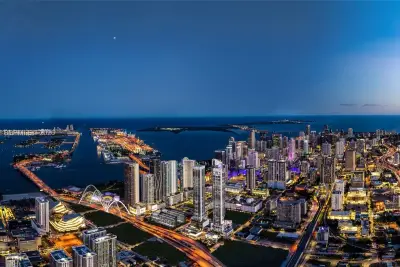 20 NE 11th St #3706, Miami: photo 1 of 11