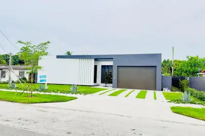 8966 SW 40th Ter, Miami: photo 1 of 51