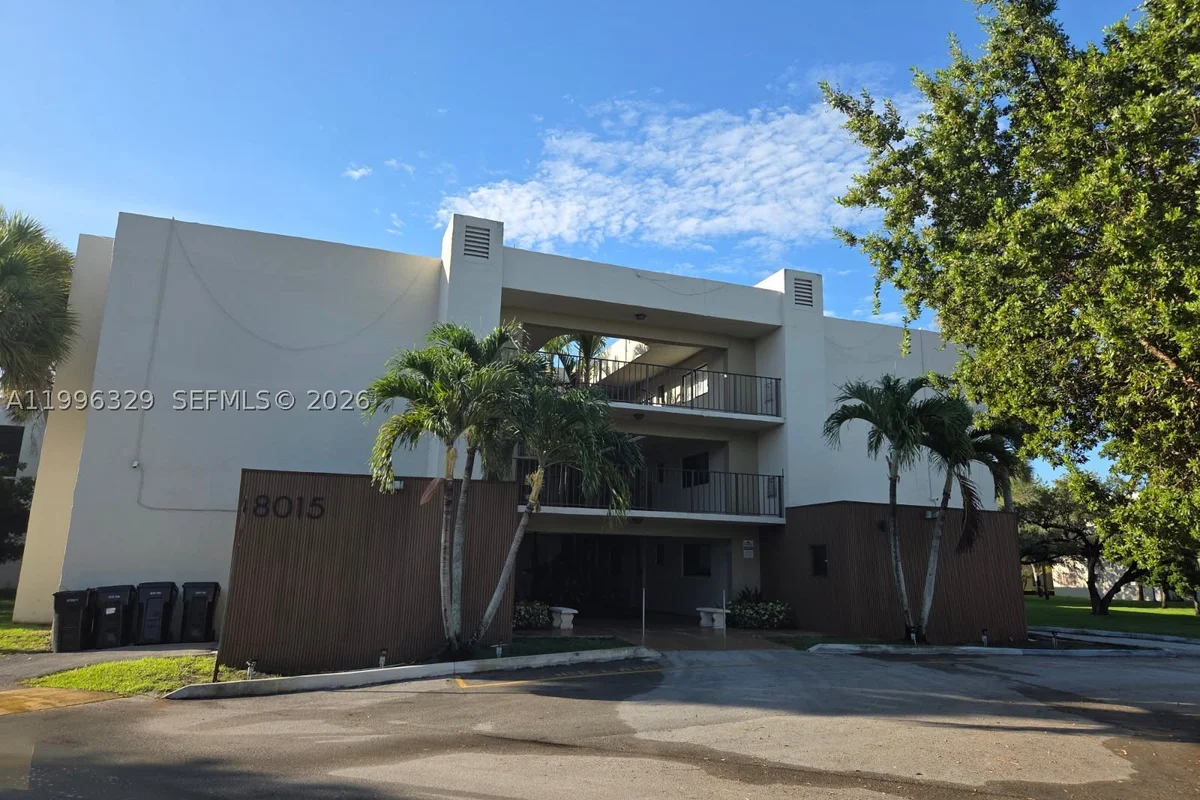 8015 SW 107th Ave #221, Miami: photo 1 of 6