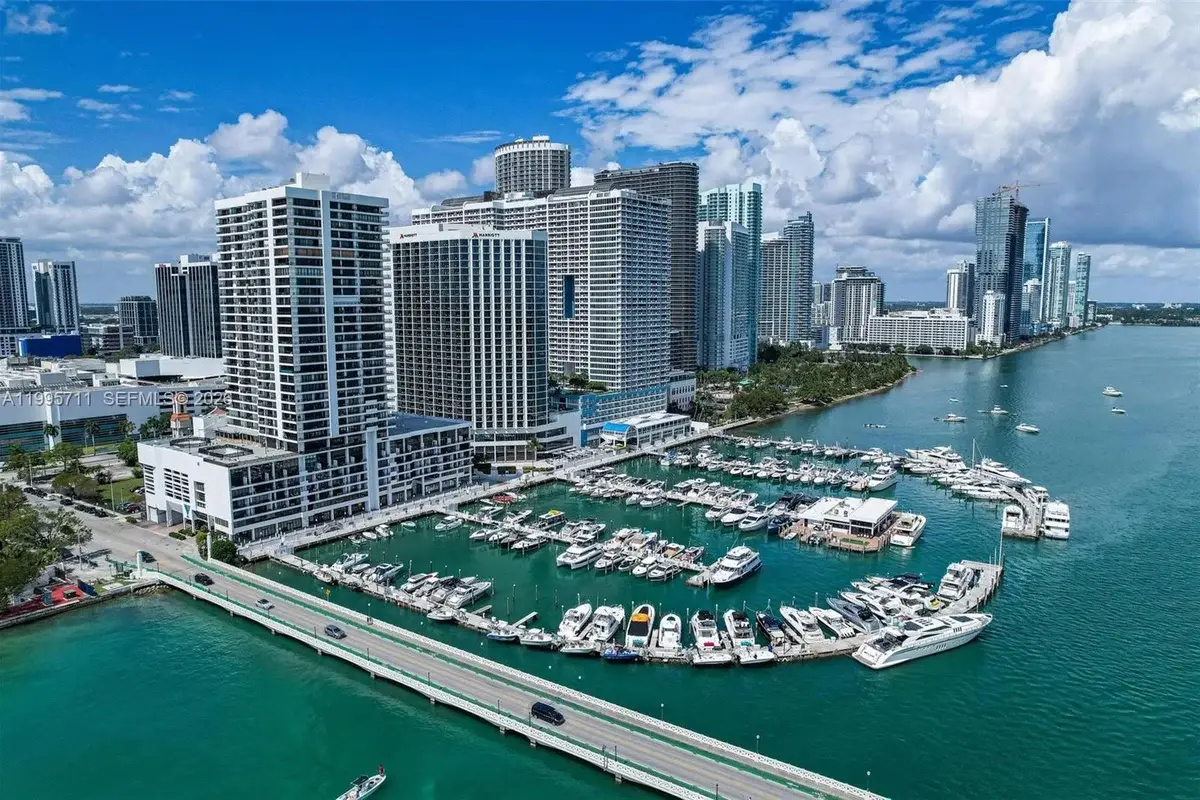 555 NE 15th St #15B, Miami: photo 1 of 20
