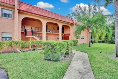235 Lake Dora Dr, West Palm Beach: photo 1 of 33