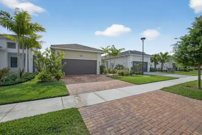 4805 Saint Armands Way, Westlake: photo 1 of 101