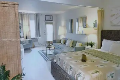 1050 Pennsylvania Ave #28, Miami Beach: photo 1 of 23