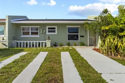10017 SW 23rd Ter, Miami: photo 1 of 25