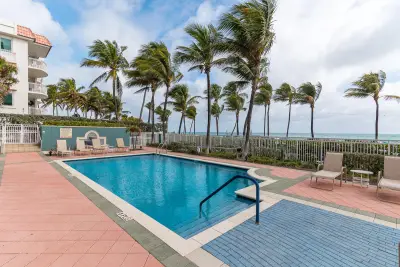 2051 SE 3rd St #101, Deerfield Beach: photo 1 of 23