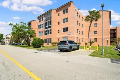 2861 Somerset Dr #301, Lauderdale Lakes: photo 1 of 45