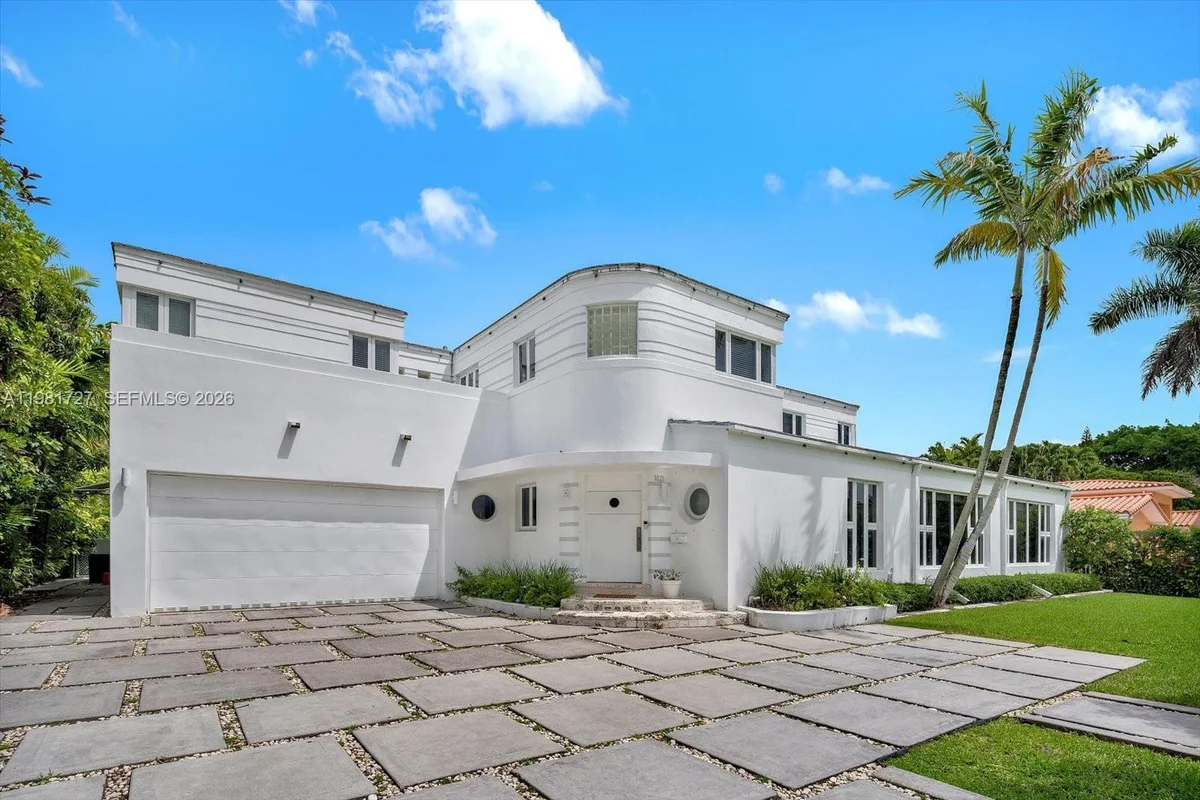 1021 N Greenway Dr, Coral Gables: photo 1 of 64