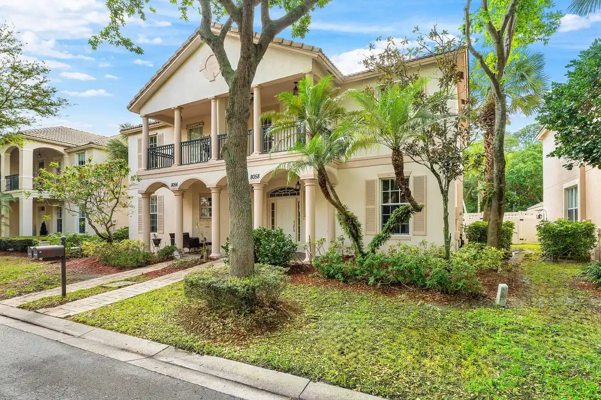 8058 Murano Cir, Palm Beach Gardens: photo 1 of 67