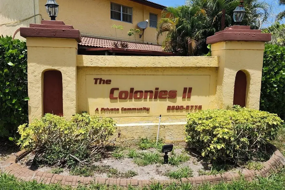 2619 NW 47th Ln, Lauderdale Lakes: photo 1 of 33