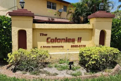 2619 NW 47th Ln, Lauderdale Lakes: photo 1 of 33