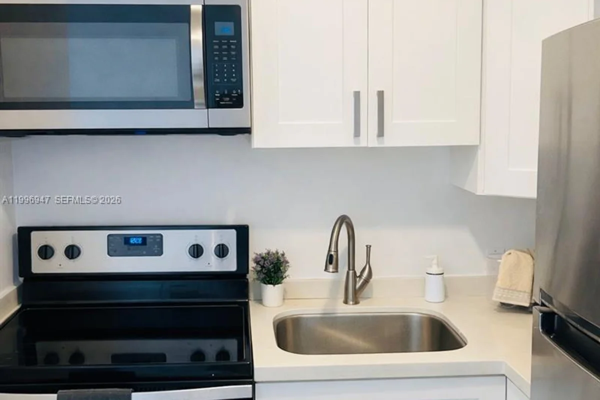 7904 West Dr #109, North Bay Village: photo 1 of 12