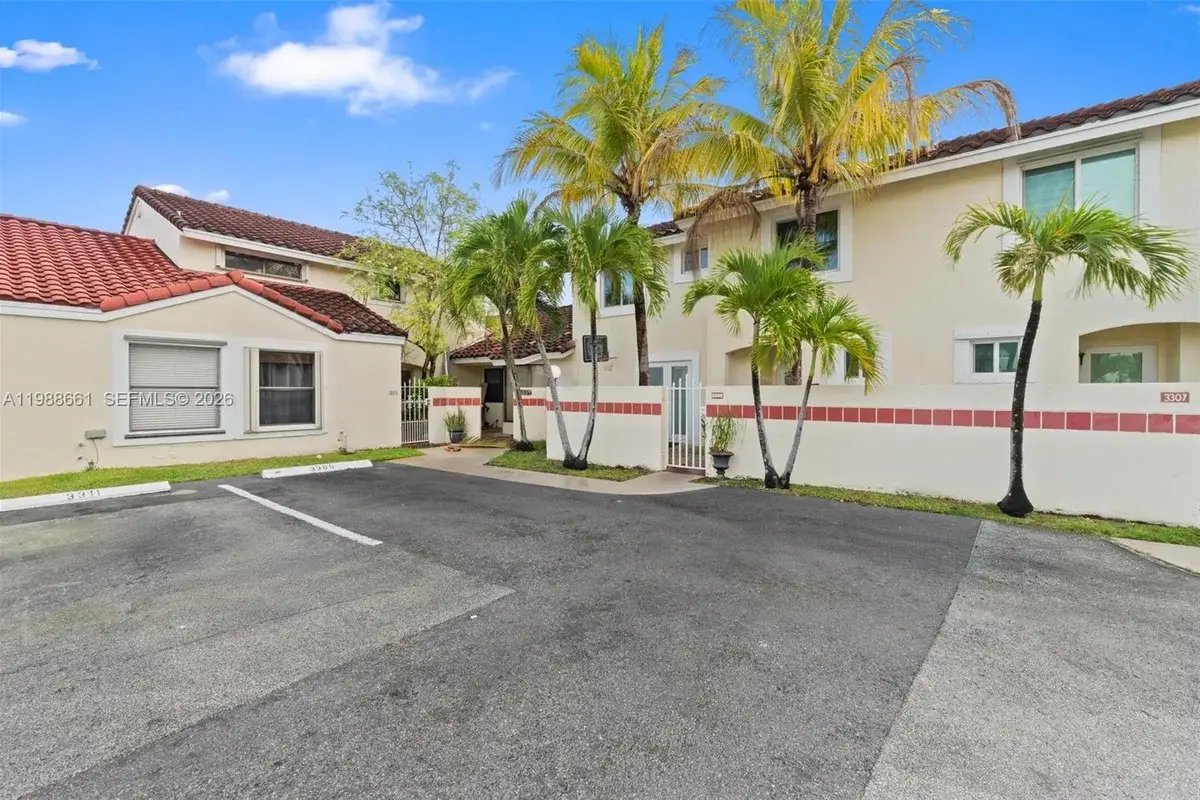 3309 San Remo Cir, Homestead: photo 1 of 39