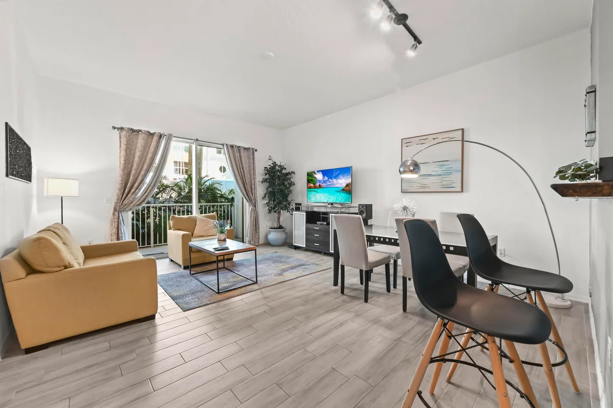 804 E Windward Way #122, Lantana: photo 1 of 23
