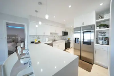 200 Diplomat Pkwy #827, Hallandale Beach: photo 1 of 24