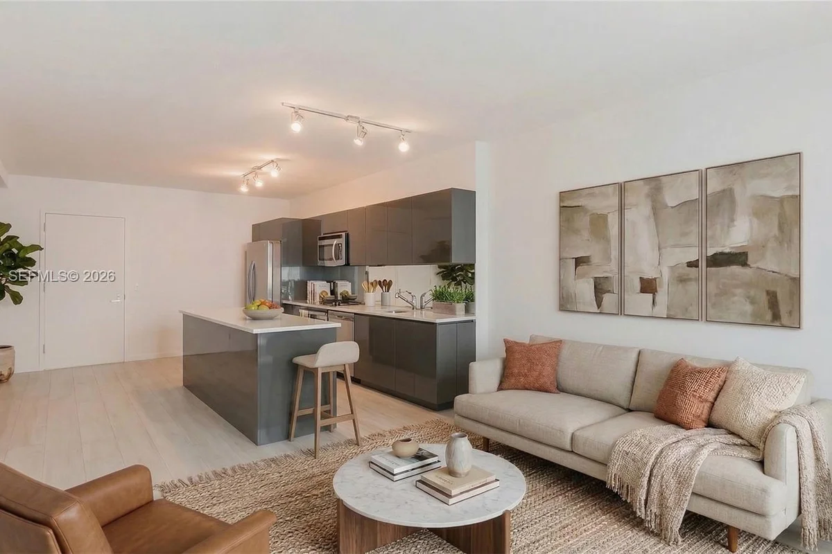 31 SE 6th St #1906, Miami: photo 1 of 27