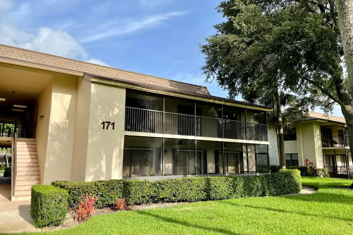 171 Deer Creek Blvd #704, Deerfield Beach: photo 1 of 44