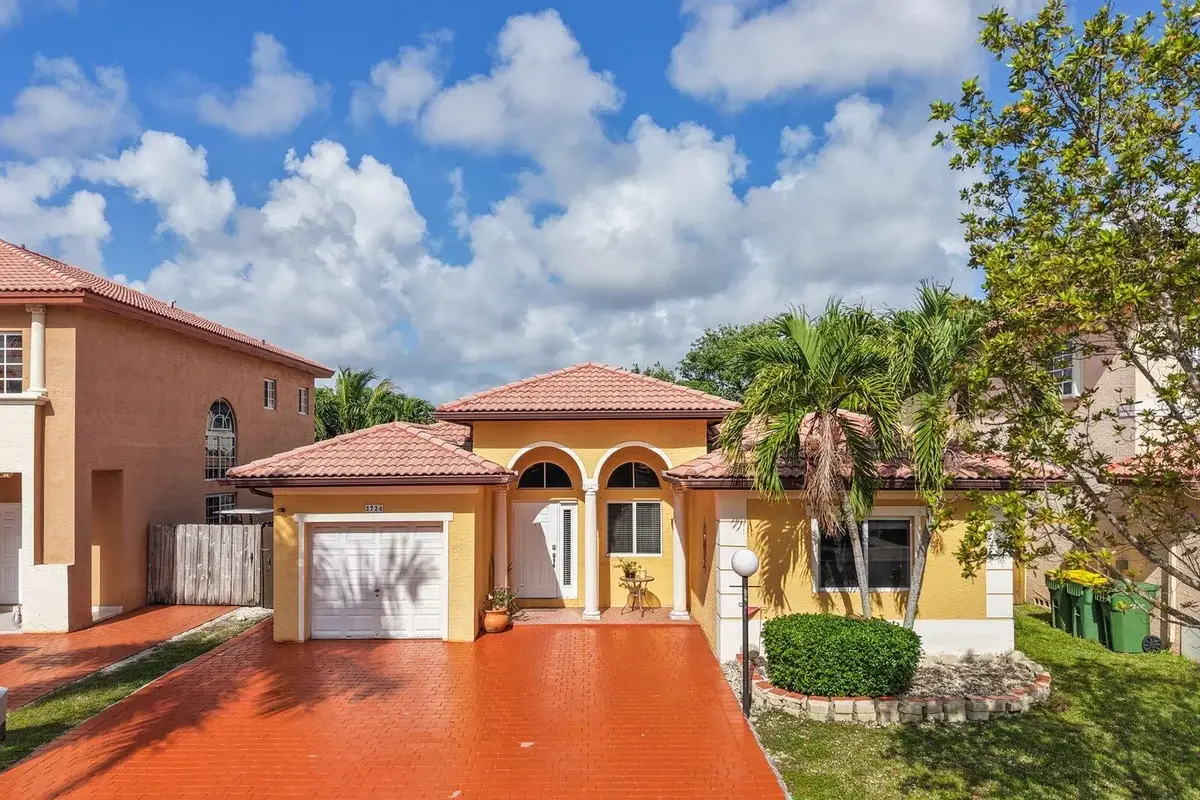 2724 NE 42nd Ave, Homestead: photo 1 of 46