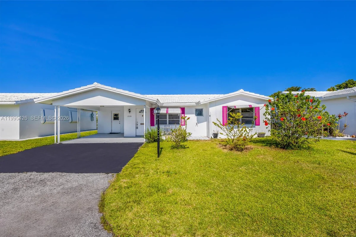 2520 NW 2nd Dr, Pompano Beach: photo 1 of 26