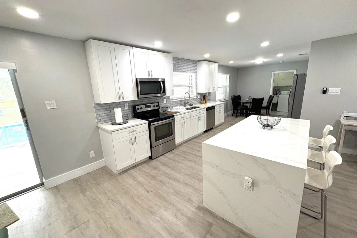1401 NW 75th Ter, Plantation: photo 1 of 35