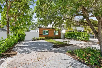 1508 NE 6th St #A & B, Fort Lauderdale: photo 1 of 29