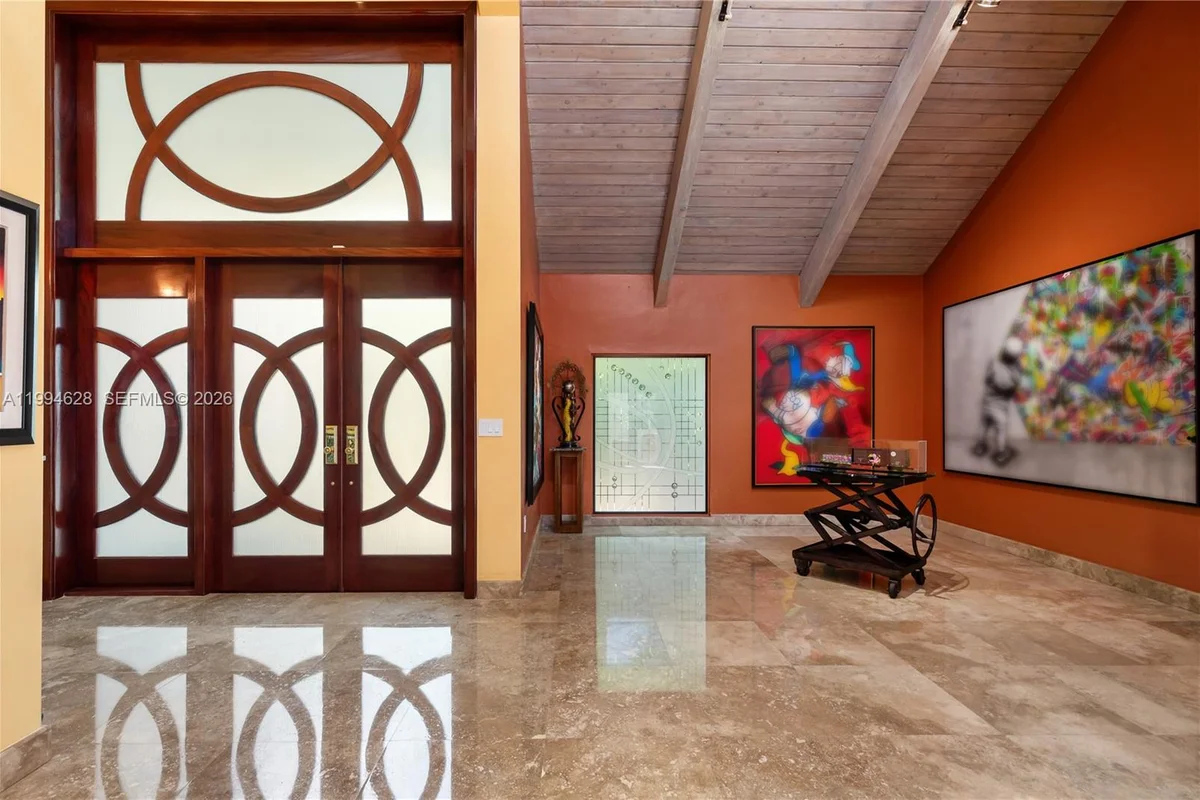 20251 W Oak Haven Cir, Miami: photo 1 of 68