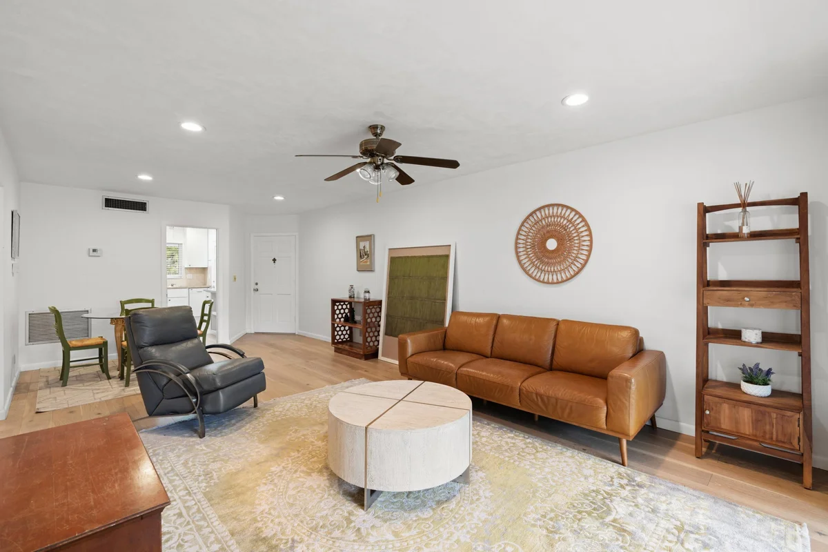 8 Garden St #206r, Tequesta: photo 1 of 7