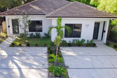 5428 NW 3rd Ave, Miami: photo 1 of 39