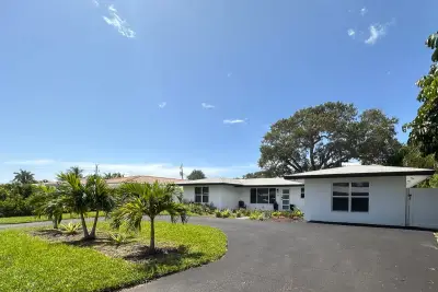 1950 NE 30th St, Lighthouse Point: photo 1 of 33