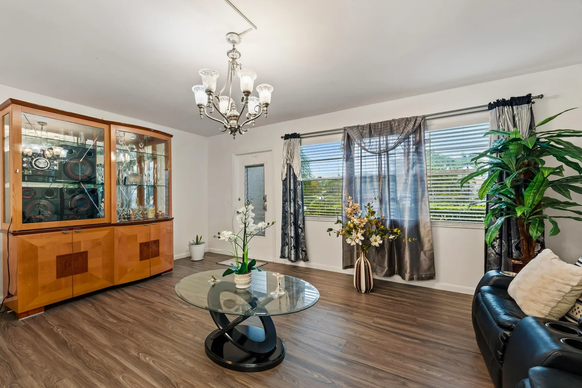 126 Southampton B, West Palm Beach: photo 1 of 29