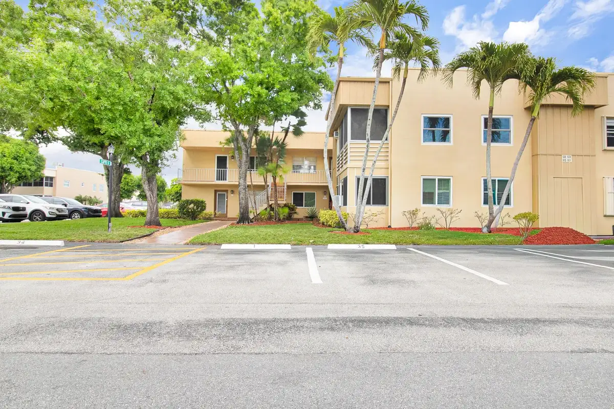 525 Capri K, Delray Beach: photo 1 of 27