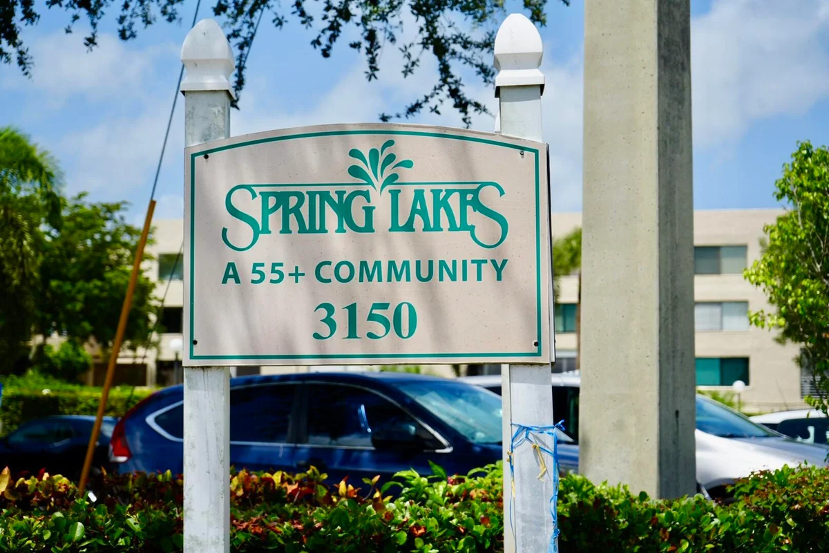 3154 Via Poinciana #412, Lake Worth: photo 1 of 32
