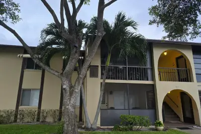 317 Pine Ridge Cir #A-1, Greenacres: photo 1 of 53