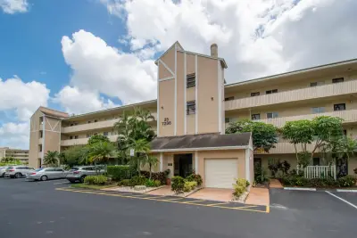 7286 Huntington Ln #408, Delray Beach: photo 1 of 22