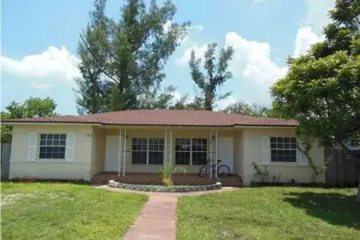 1912 Taft St #1-2, Hollywood: photo 1 of 15