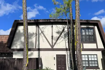 132 Weybridge Cir, Royal Palm Beach: photo 1 of 22