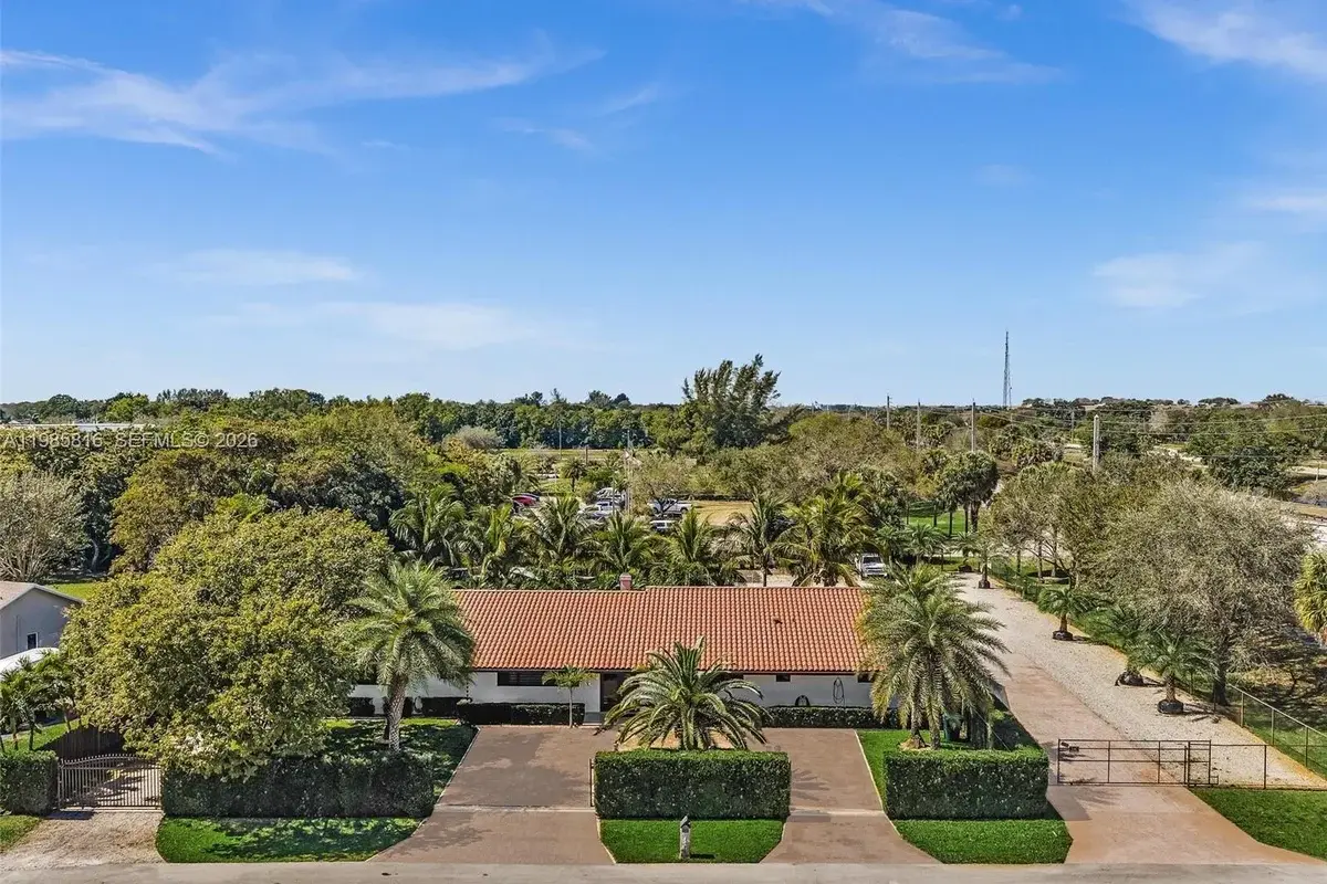 4501 SW 133rd Ave, Southwest Ranches: photo 1 of 100