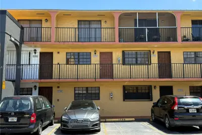 1298 W 51st Pl #D-29, Hialeah: photo 1 of 25