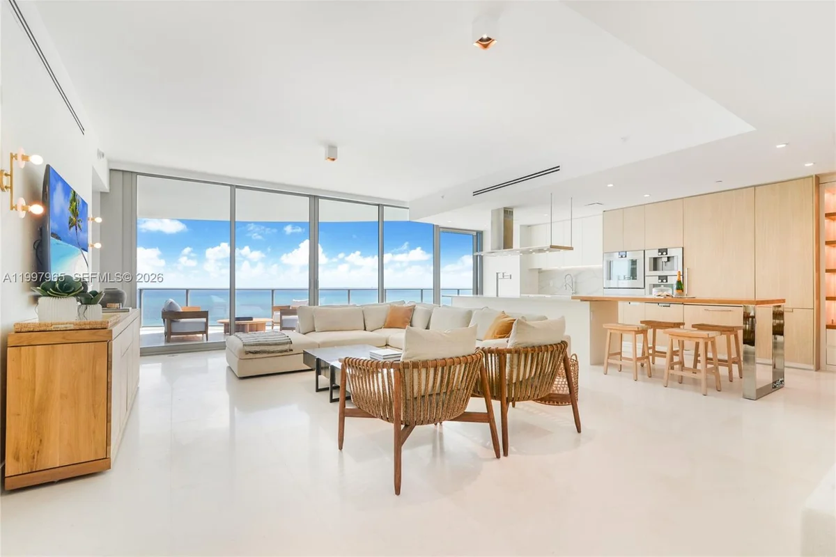 15701 Collins Ave #2302, Sunny Isles Beach: photo 1 of 23