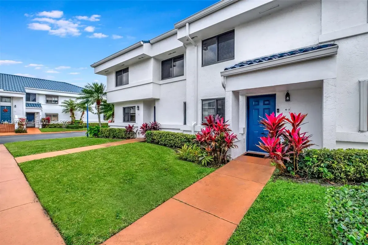 21300 San Simeon Way #K2, Miami: photo 1 of 27