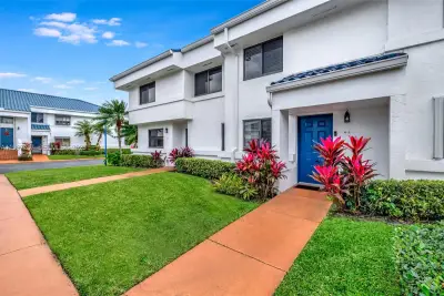 21300 San Simeon Way #K2, Miami: photo 1 of 27