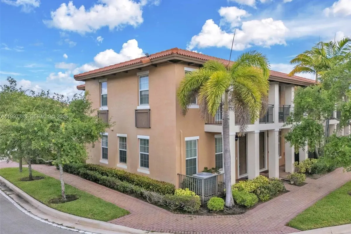 1148 SW 147th Ave, Pembroke Pines: photo 1 of 39