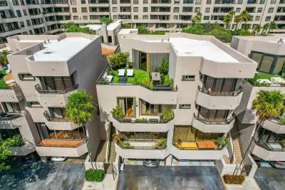 201 Crandon Blvd #163, Key Biscayne: photo 1 of 29