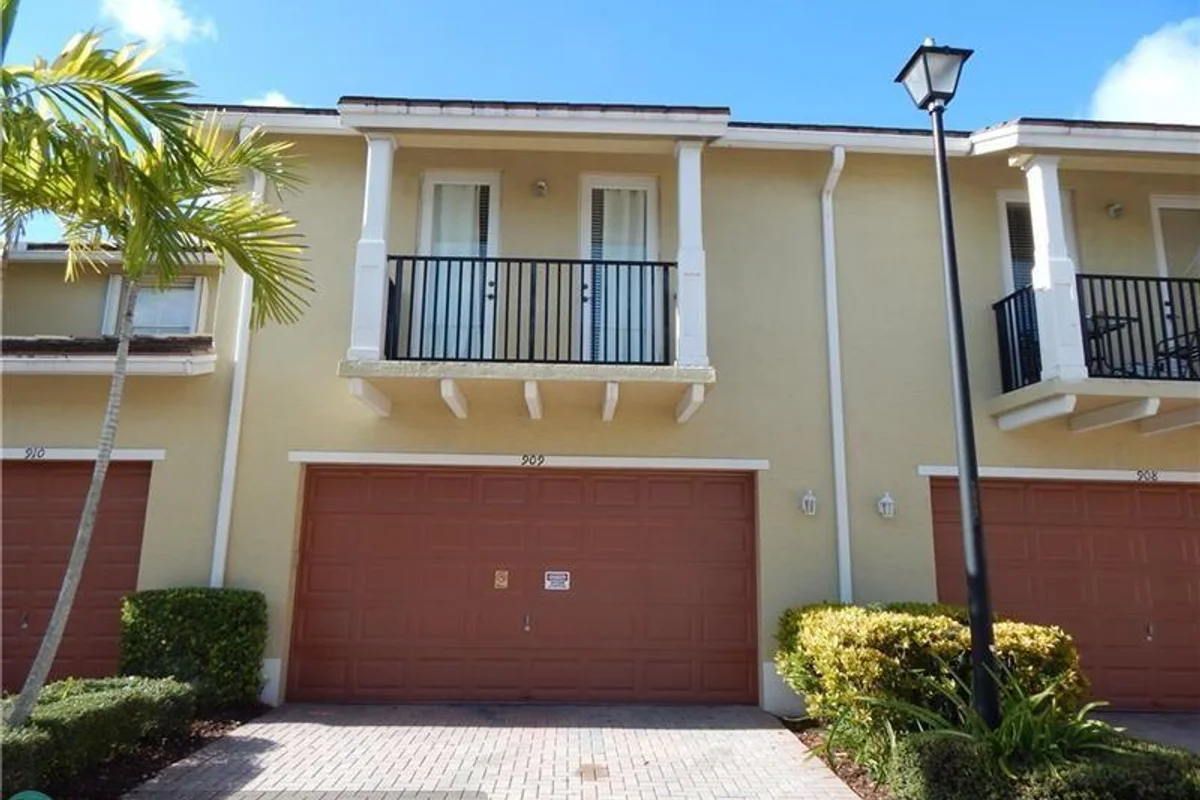 4720 Mimosa Pl #909, Coconut Creek: photo 1 of 16