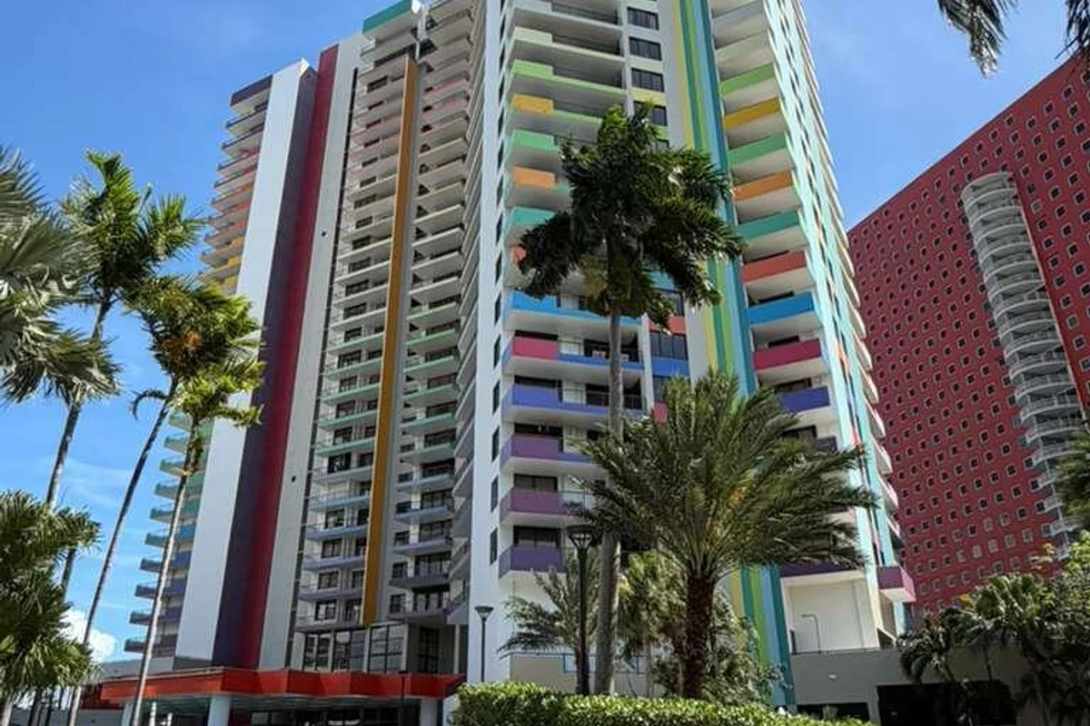 1581 Brickell Ave #406, Miami: photo 1 of 20